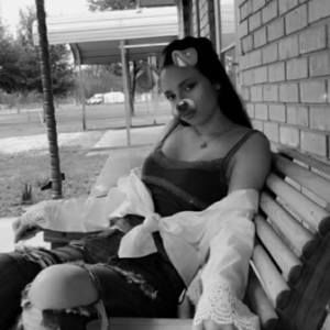 Meet your Posher, Danyelle